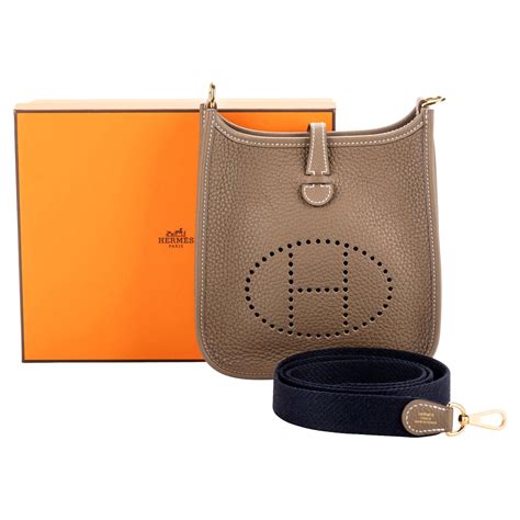 messenger evelyne con patta hermes|hermes evelyne h logo.